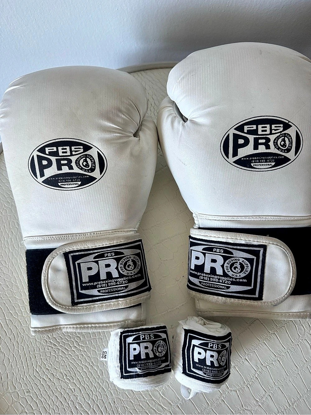 PBS Pro Boxing Gloves 18 oz White & Black